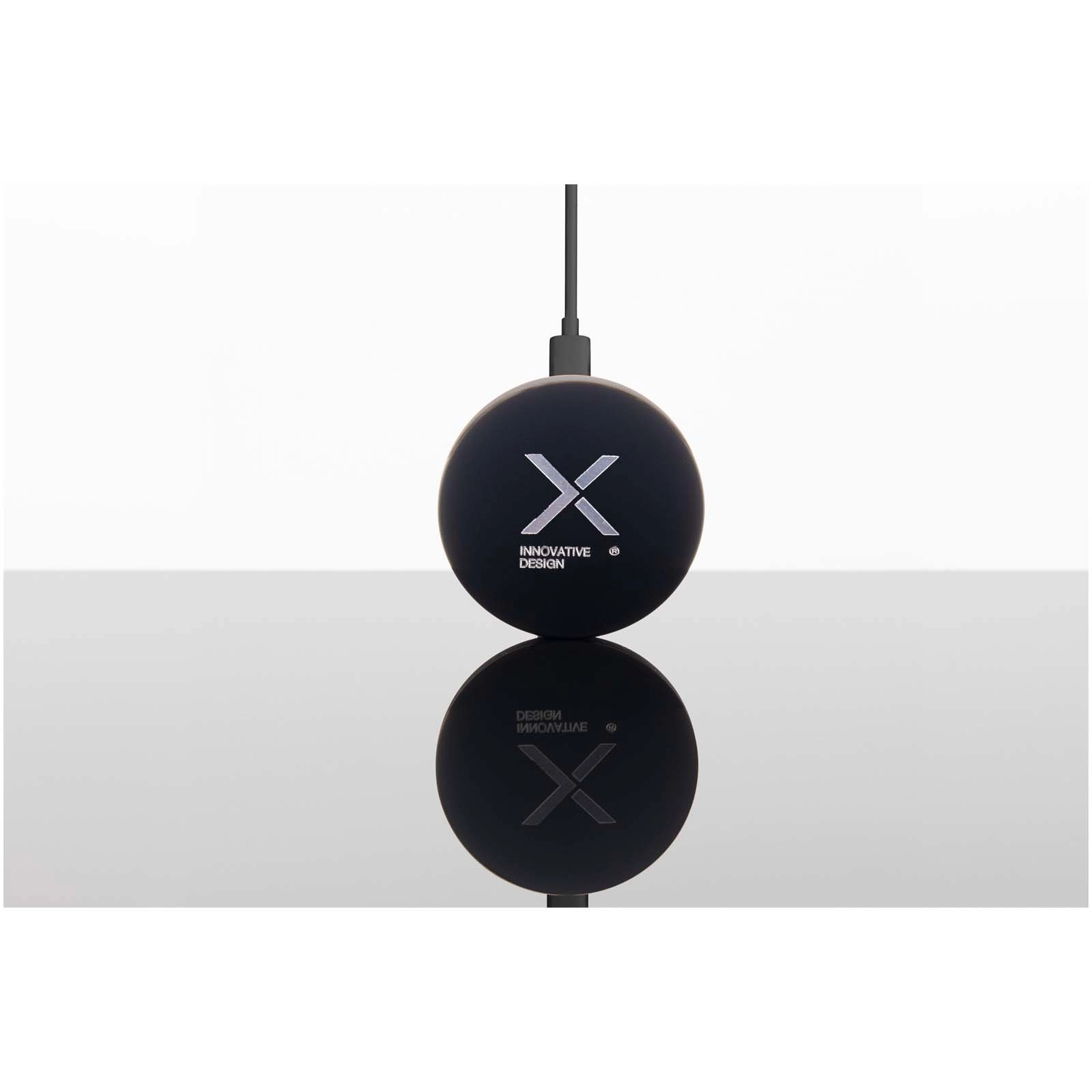 Immagine Stazione di ricarica in alluminio riciclato extra sottile da 15 W SCX.design W37