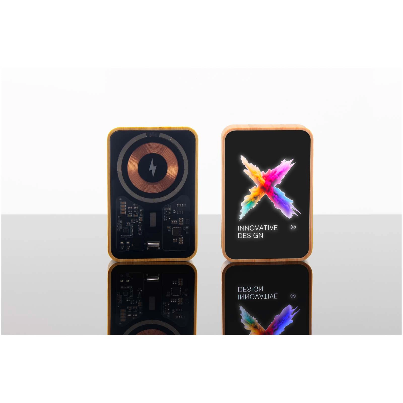 Immagine Power bank MagSafe in legno da 5000 mAh e 15 W SCX.design P26