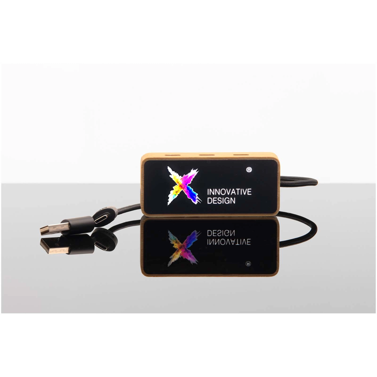 Immagine Hub USB 8 in 1 in legno con doppio ingresso e 6 porte SCX.design H21