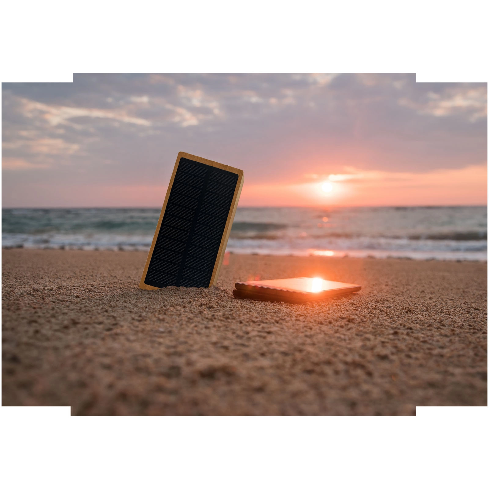 Immagine Power bank solare da 10.000 mAh SCX.design P32
