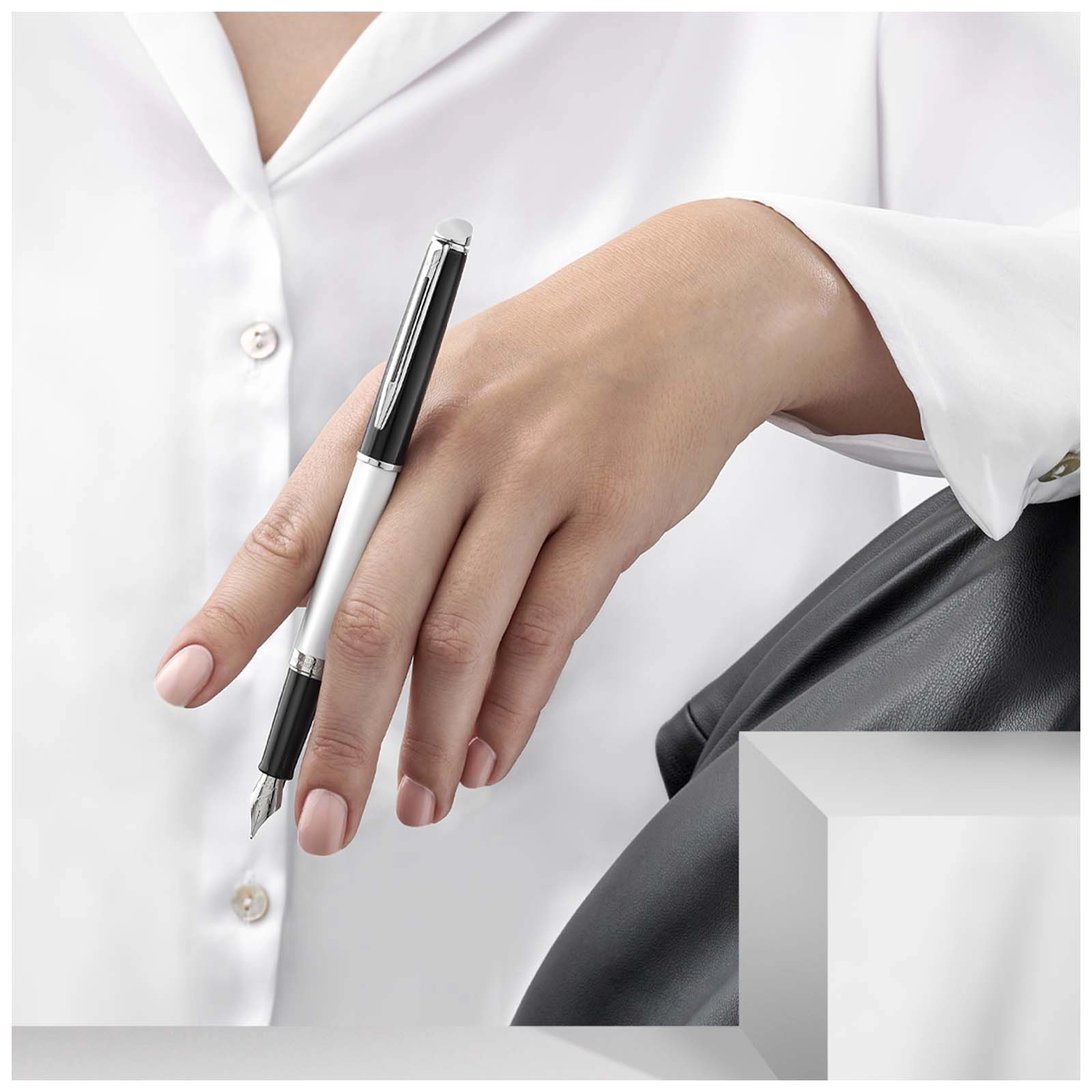 Immagine Penna stilografica colorata con finiture in palladio Hemisphere (inchiostro blu)