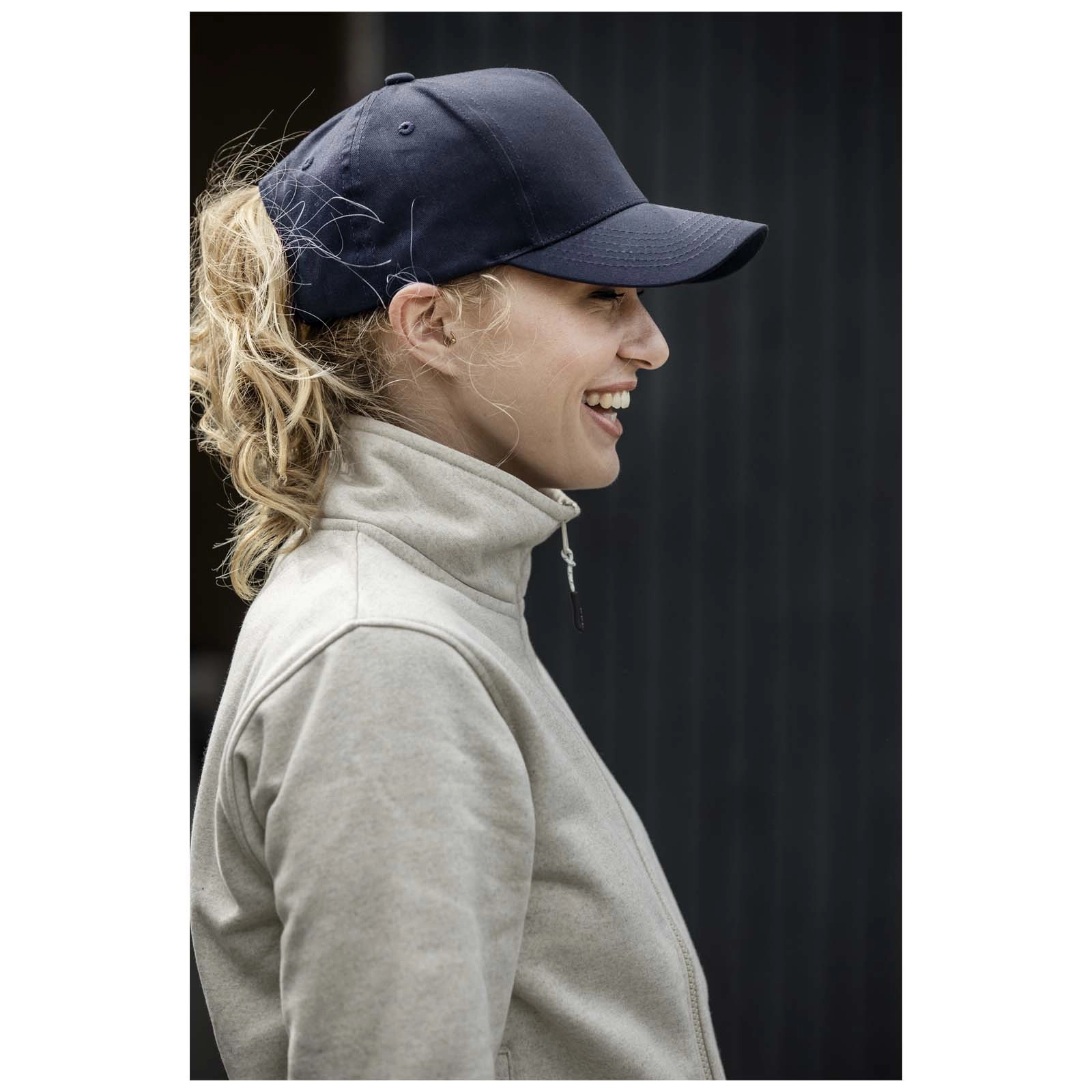 Immagine Cappellino in tessuto riciclato Aware™ a 5 pannelli Onyx