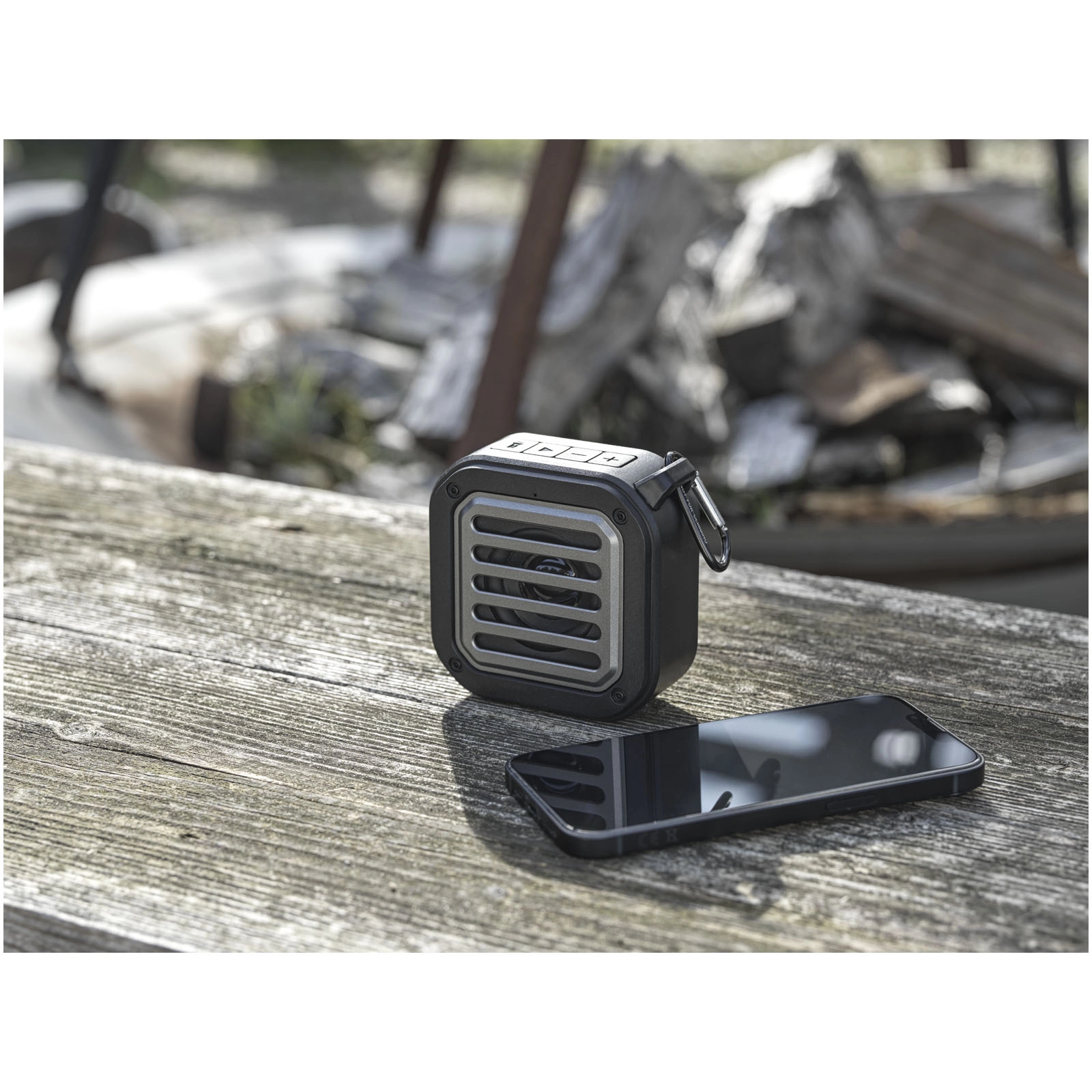 Immagine Speaker Bluetooth® IPX5 a ricarica solare in plastica riciclata RCS da 3 W con moschettone Solo 