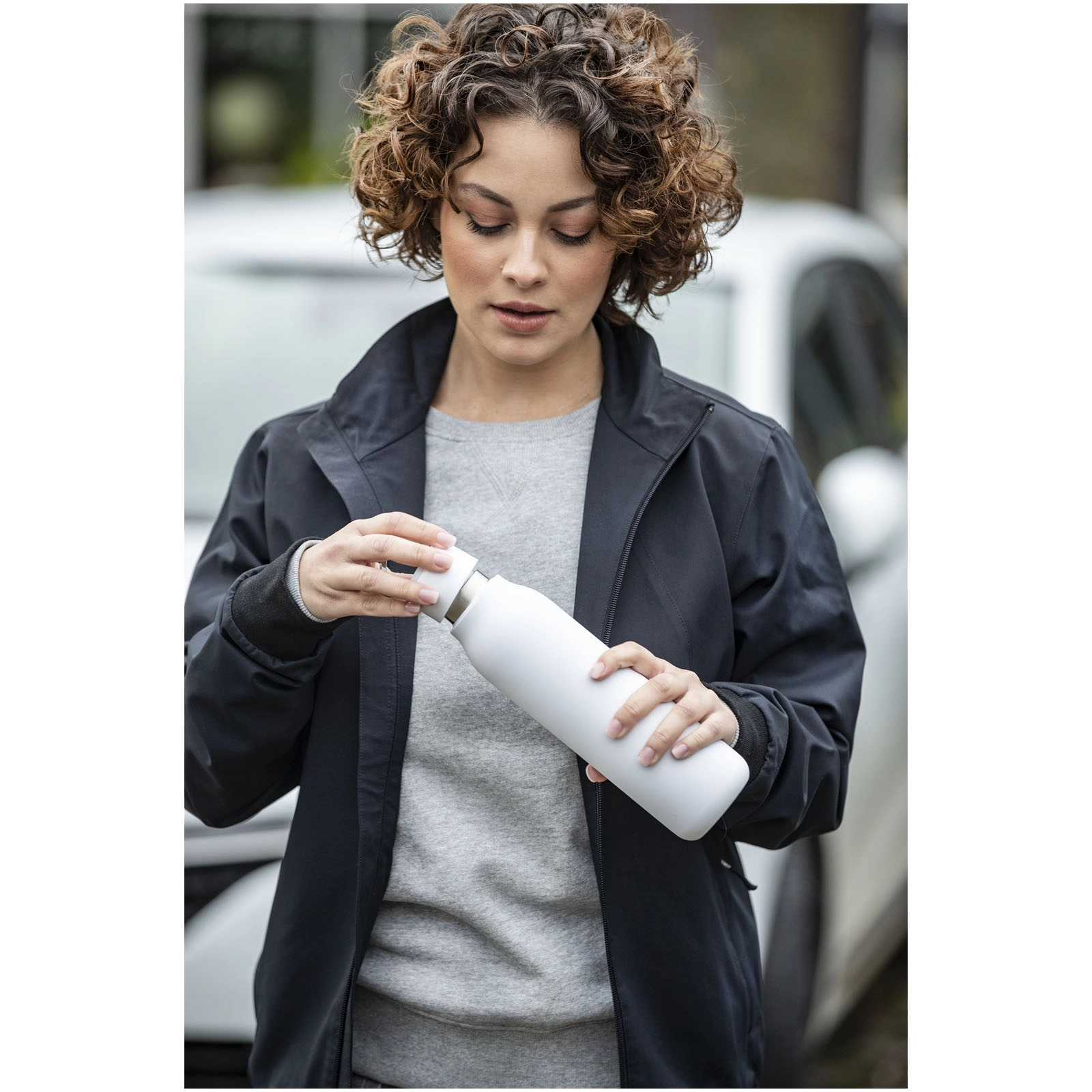 Immagine Bottiglia Marka da 600 ml con isolamento sottovuoto in rame e anello in metallo