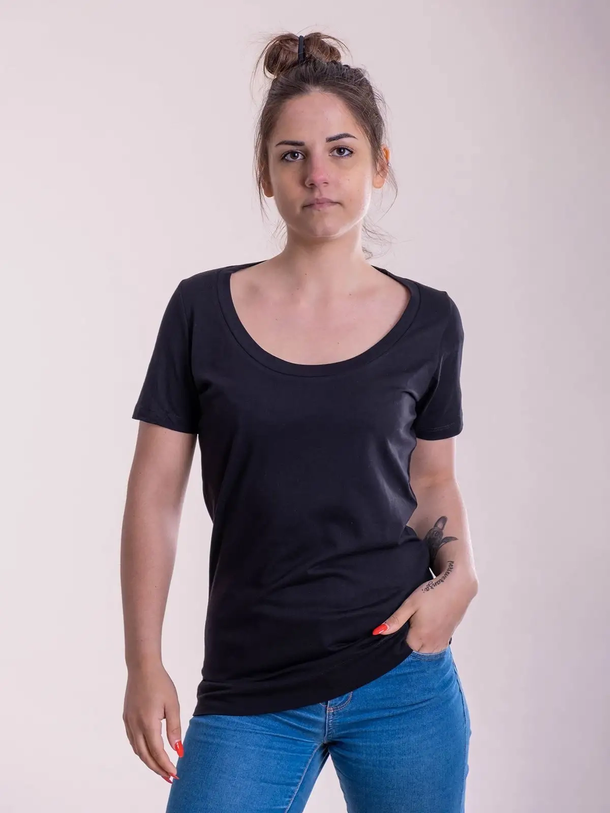 Immagine T-shirt donna scollo rotondo