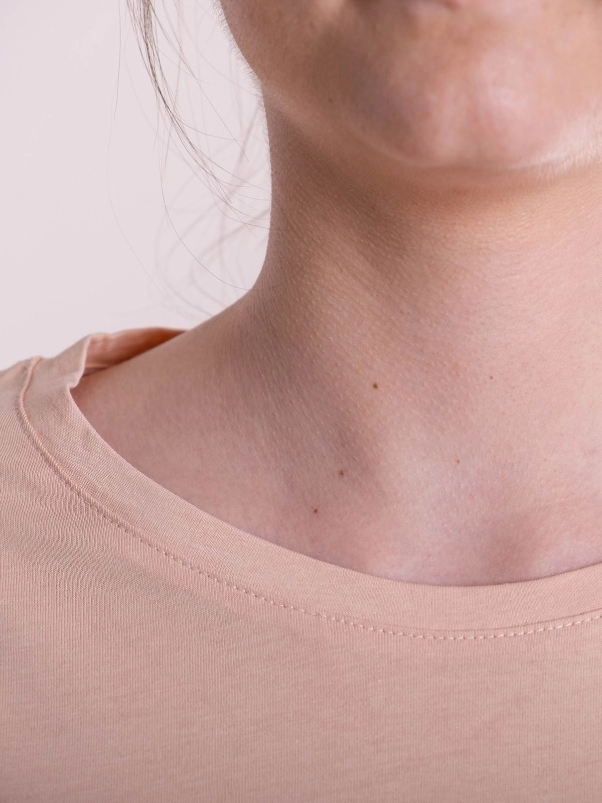 Immagine T-shirt girocollo donna manica corta