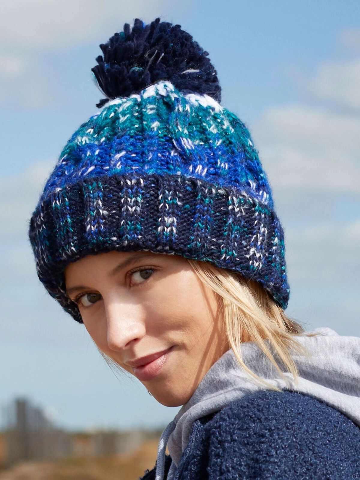 Immagine Corkscrew Pom Pom Beanie