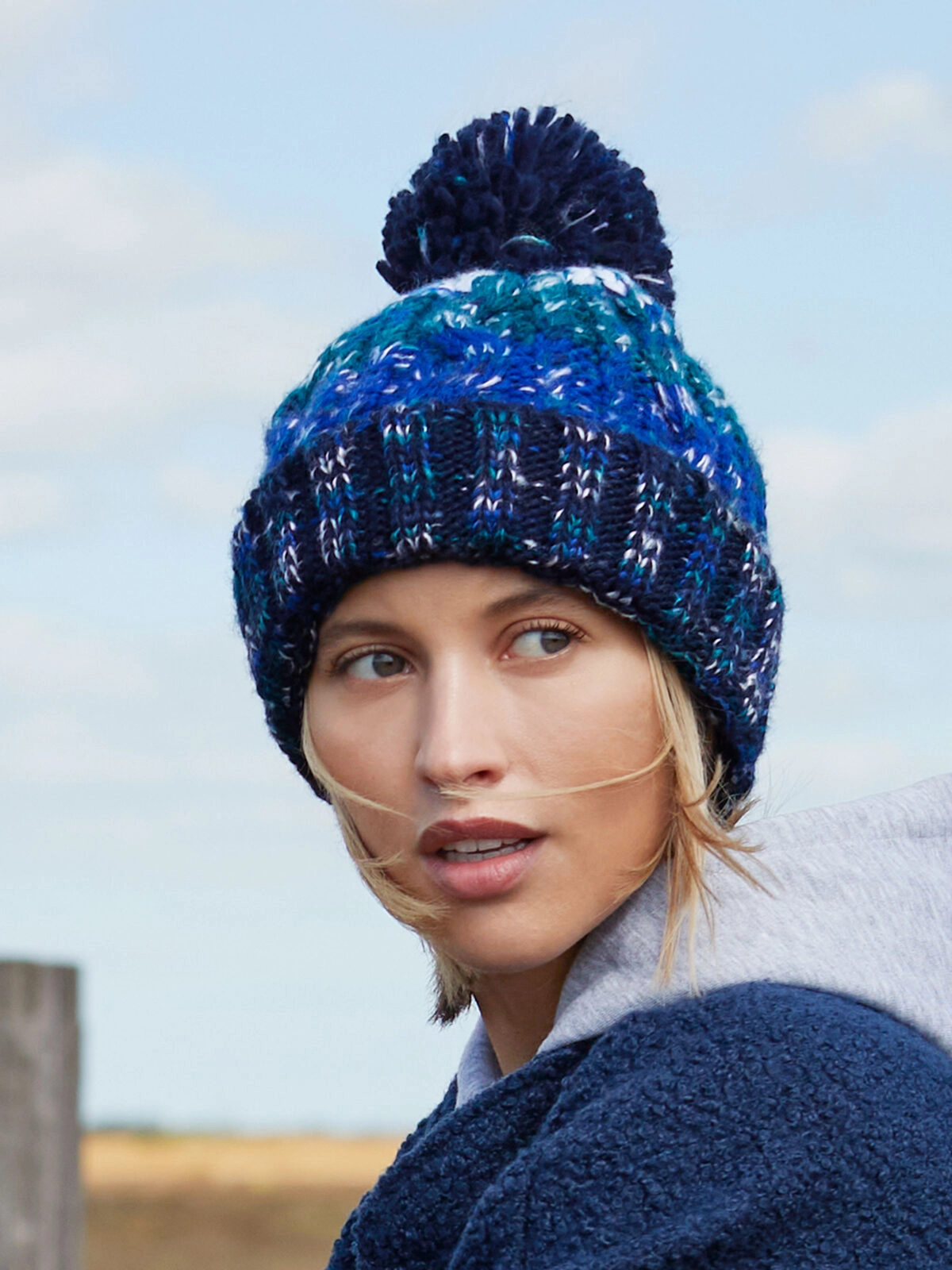 Immagine Corkscrew Pom Pom Beanie