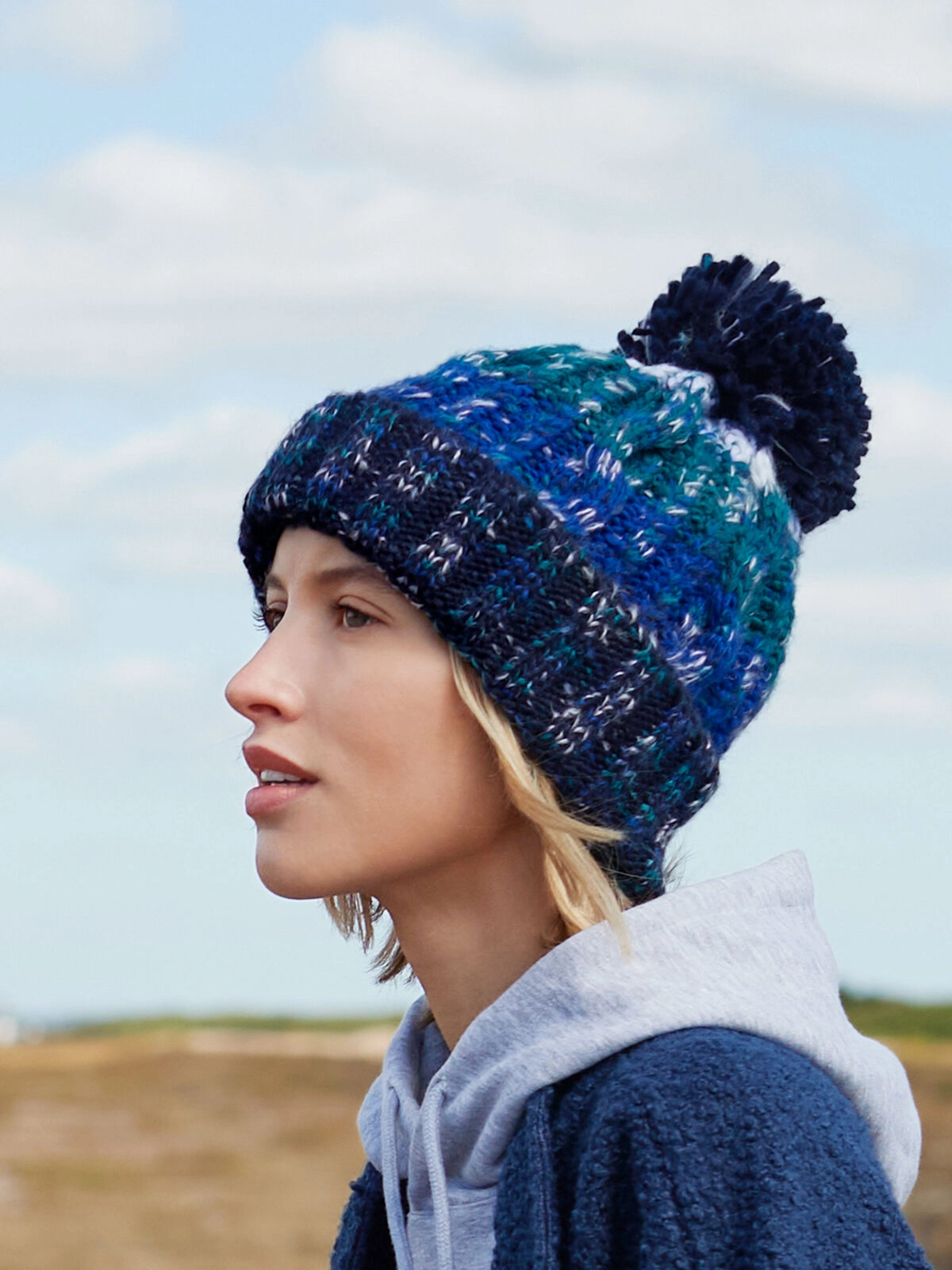 Immagine Corkscrew Pom Pom Beanie