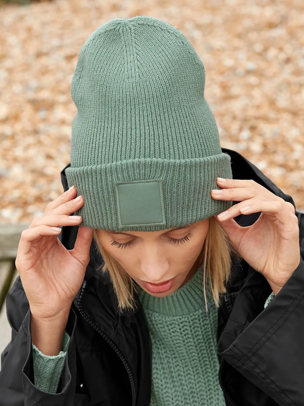 Immagine Berretto in maglia a costine, doppio strato- Deep Cuffed Tonal Patch Beanie 