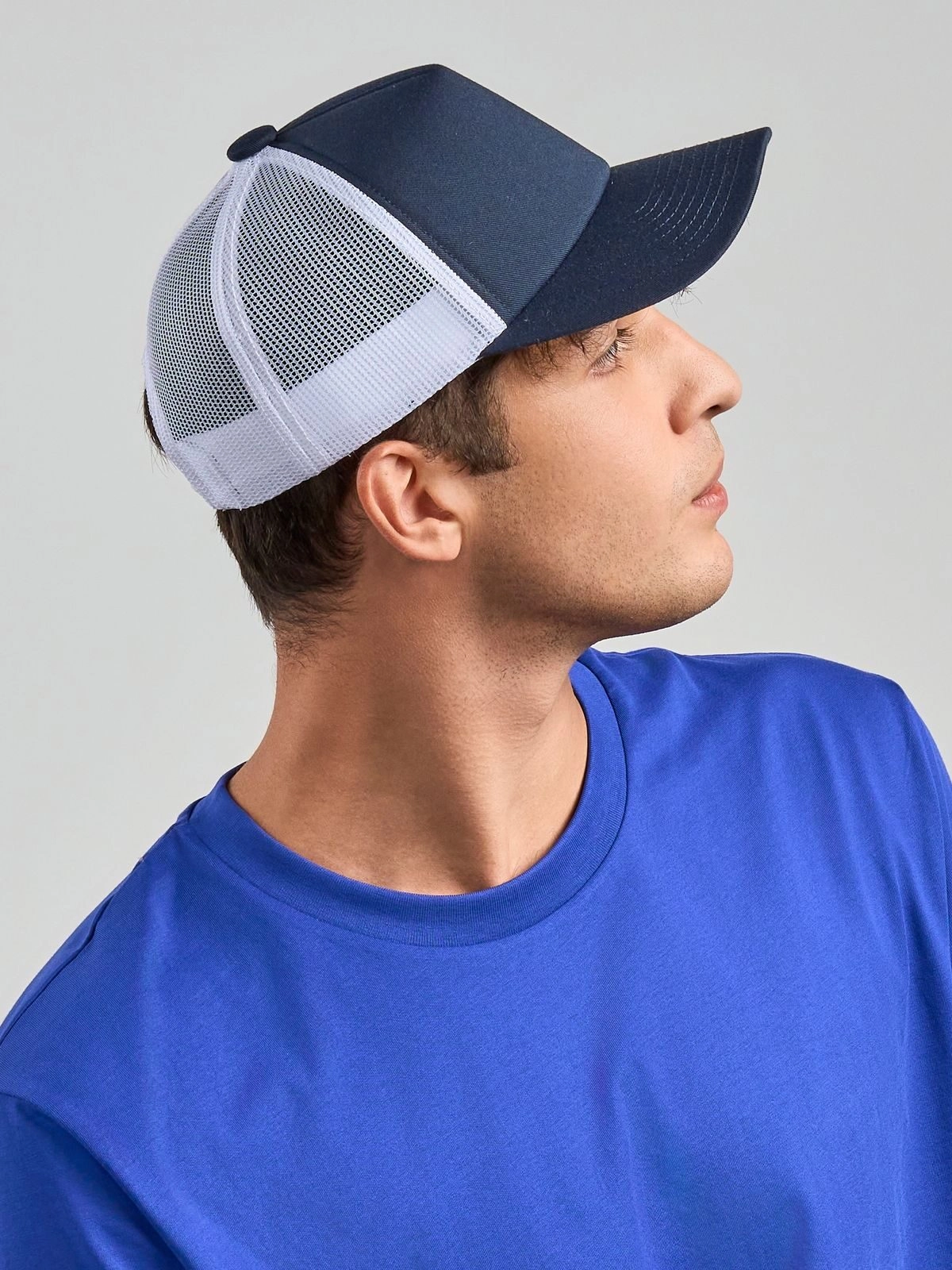 Immagine Cappello a 5 pannelli, pannello frontale strutturato, interno della visiera in plastica riciclata, chiusura snap-back, - Record-S