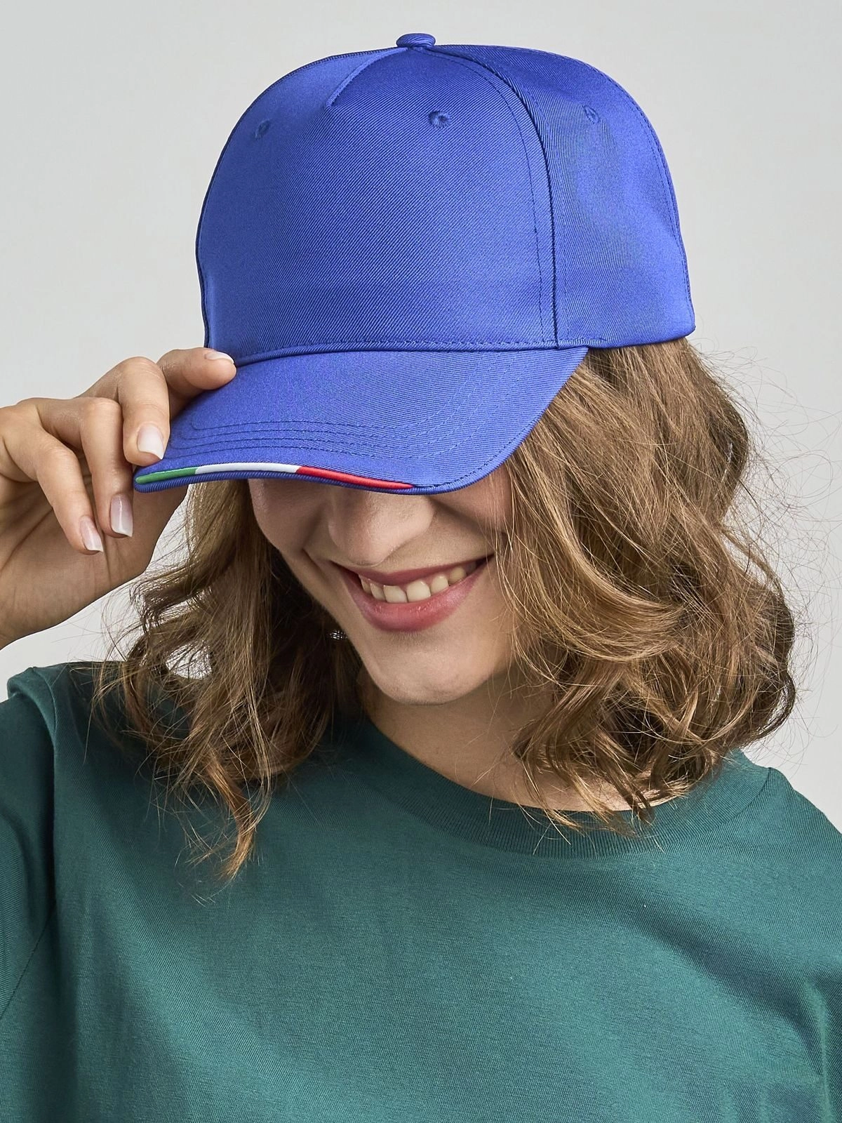 Immagine Cappello a 5 pannelli con profilo a contrasto nella visiera - Recy Five Italia