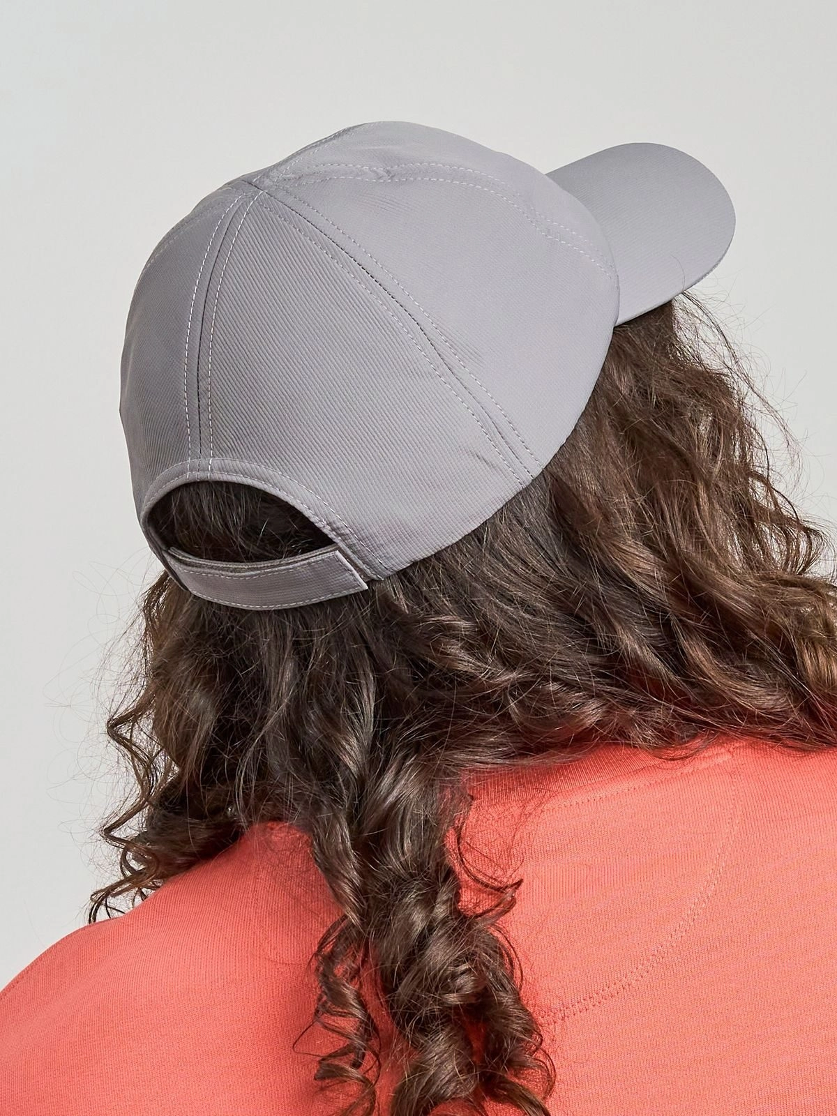 Immagine Cappelli a 6 pannelli, di cui due frontali destrutturati, chiusura a strappo - Isar