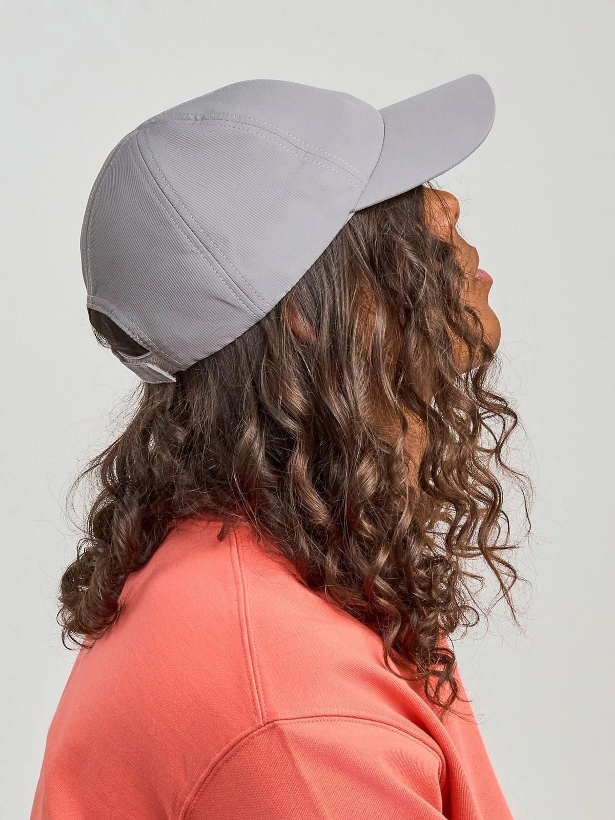 Immagine Cappelli a 6 pannelli, di cui due frontali destrutturati, chiusura a strappo - Isar