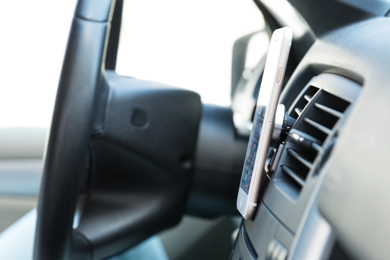 Immagine Karmag supporto porta cellulare per auto