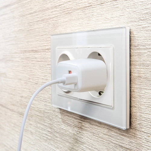 Immagine CARICABATTERIE 