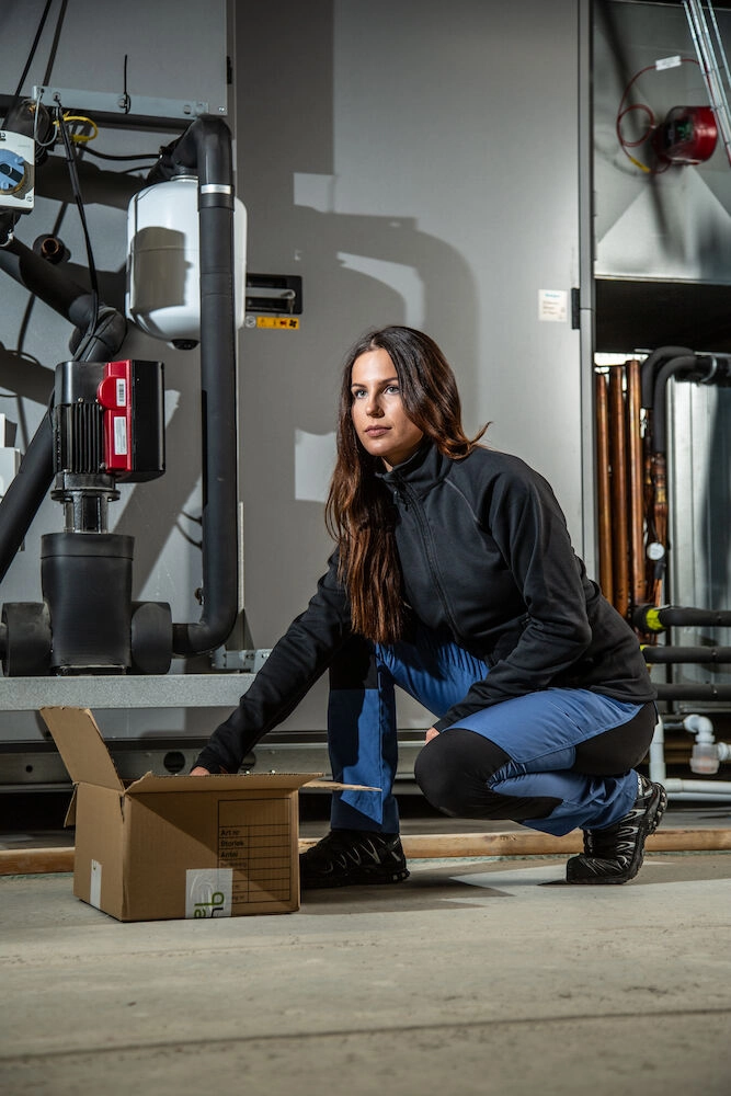 Immagine 2521 PANTALONI STRETCH MULTITASCHE DONNA