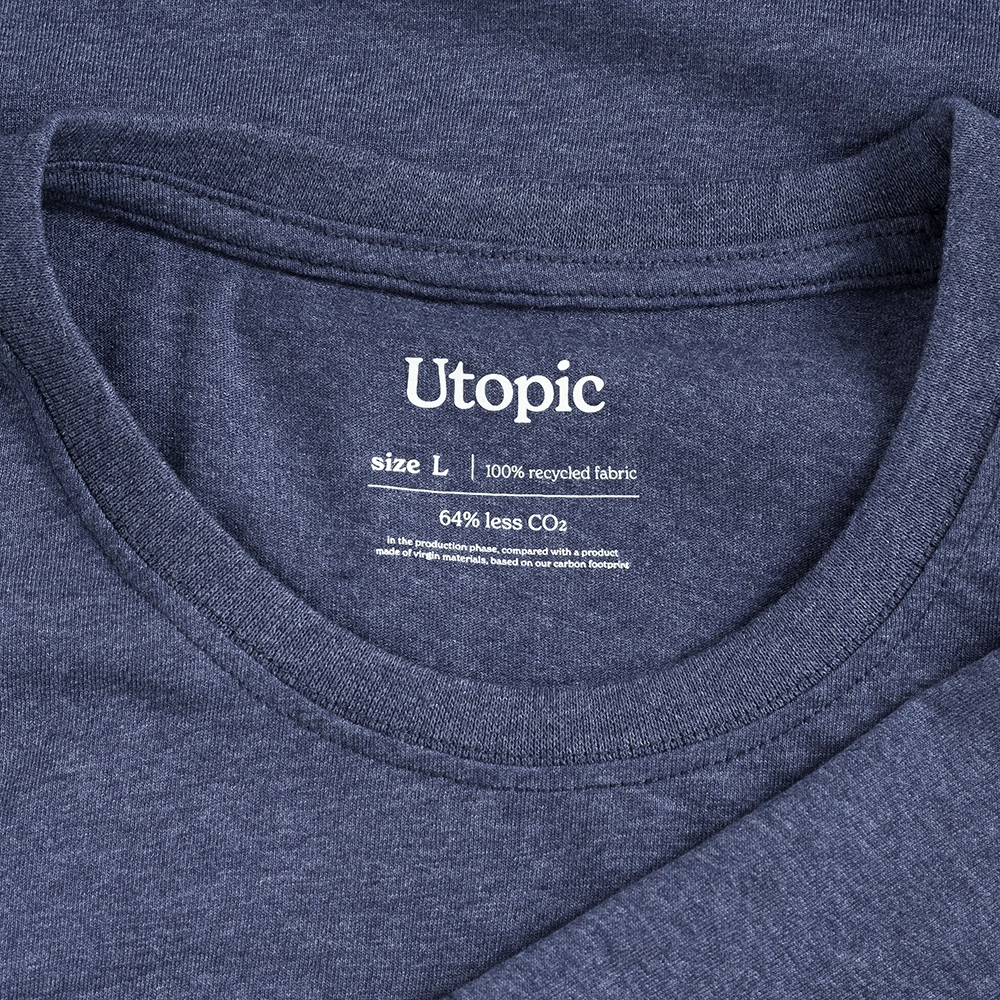 Immagine T-shirt unisex in cotone e poliestere rigenerati da 145 g/m2