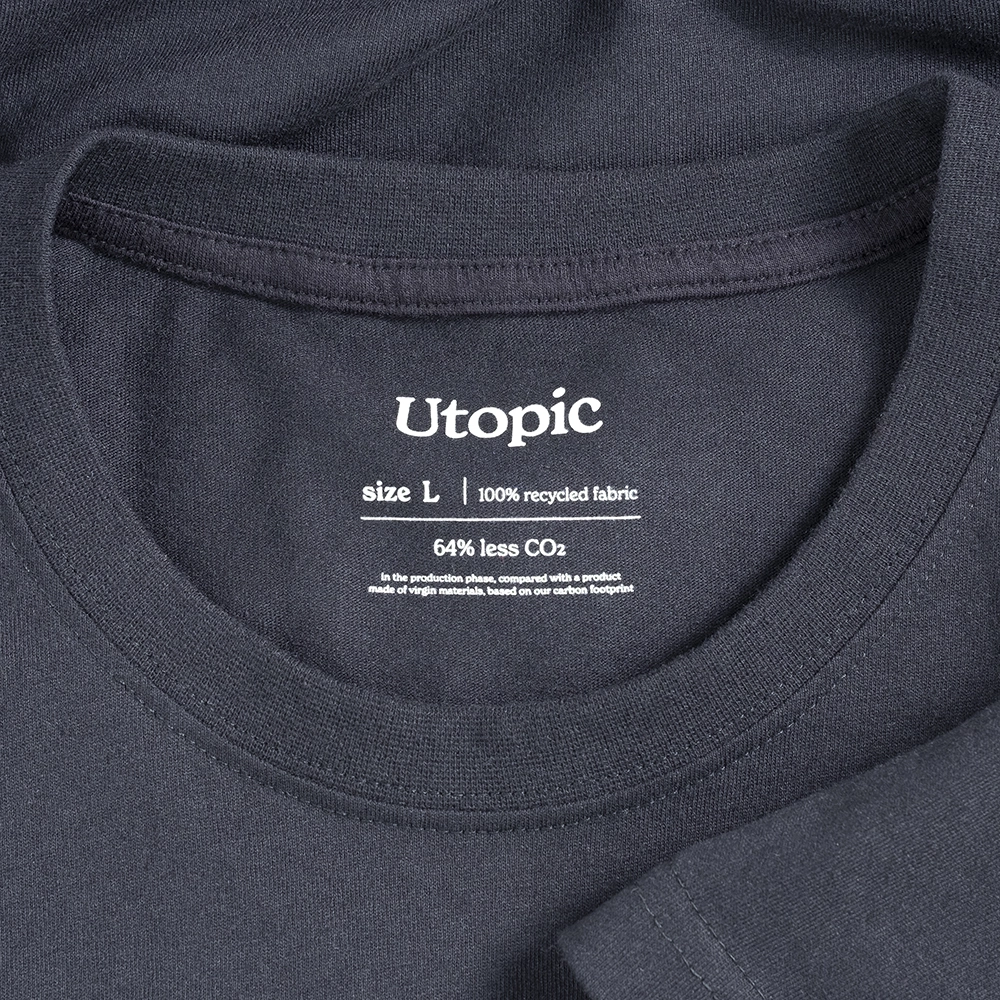 Immagine T-shirt unisex in cotone e poliestere rigenerati da 145 g/m2