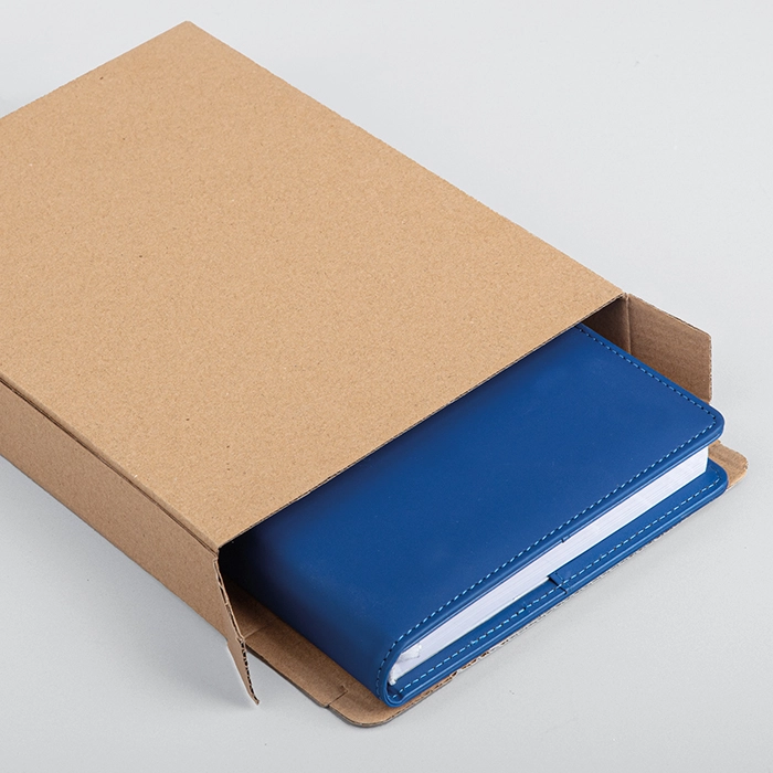 Immagine Agenda portafoglio con chiusura tricolore con interno perpetuo 16,5x22 cm