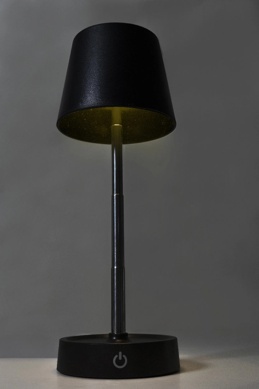 Immagine Cosmopolitan Lampada da tavolo in RABS