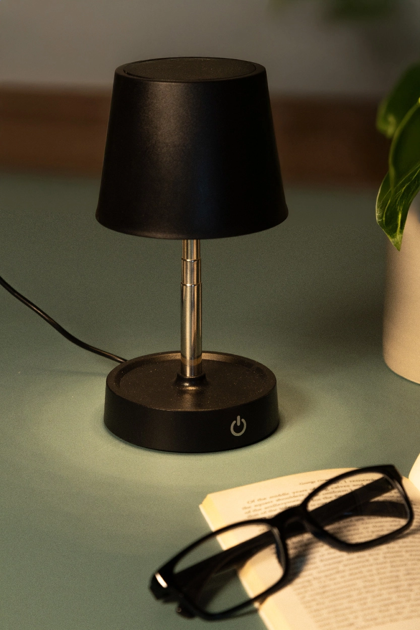 Immagine Cosmopolitan Lampada da tavolo in RABS