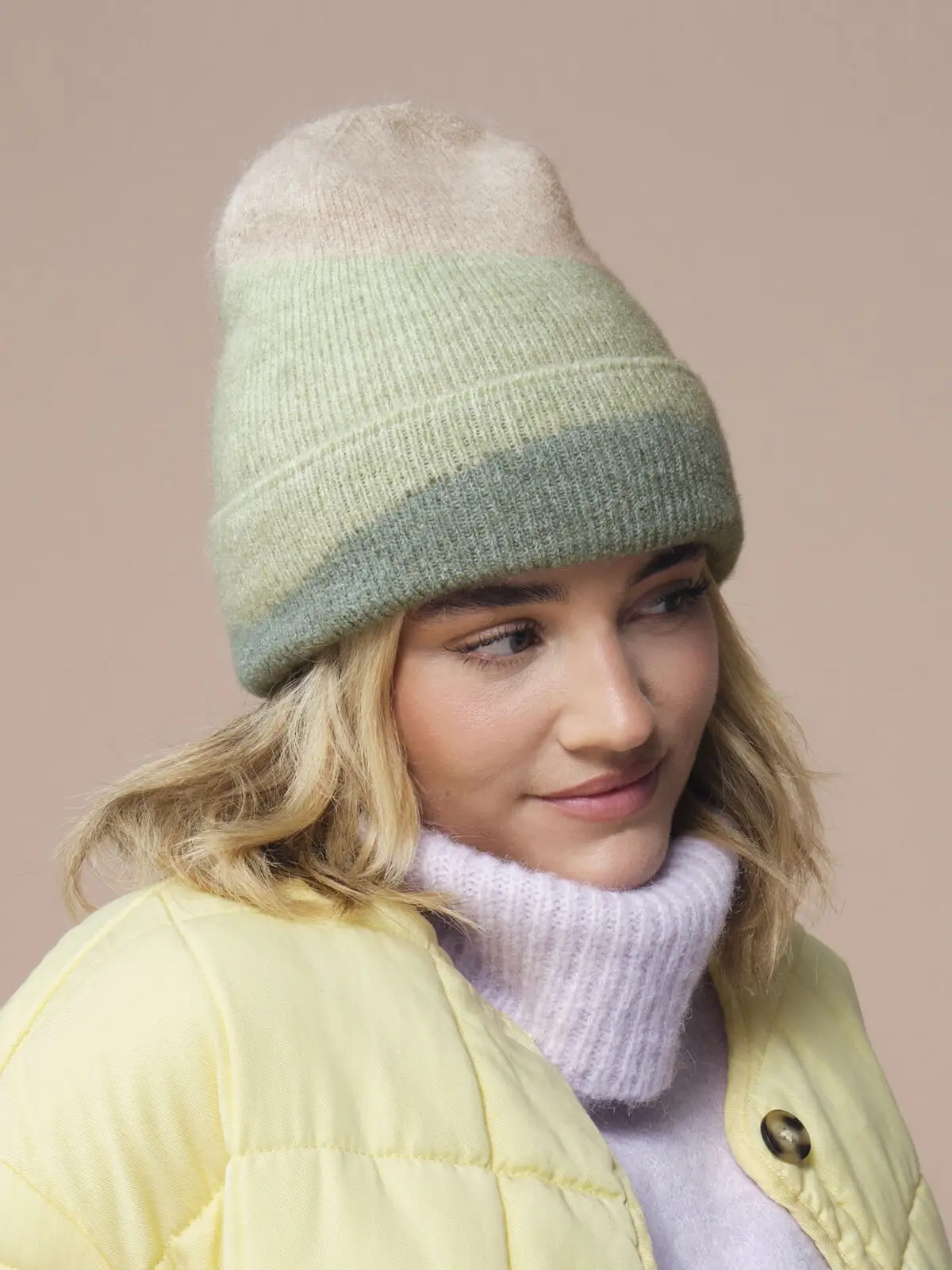 Immagine Berretto con onde morbide