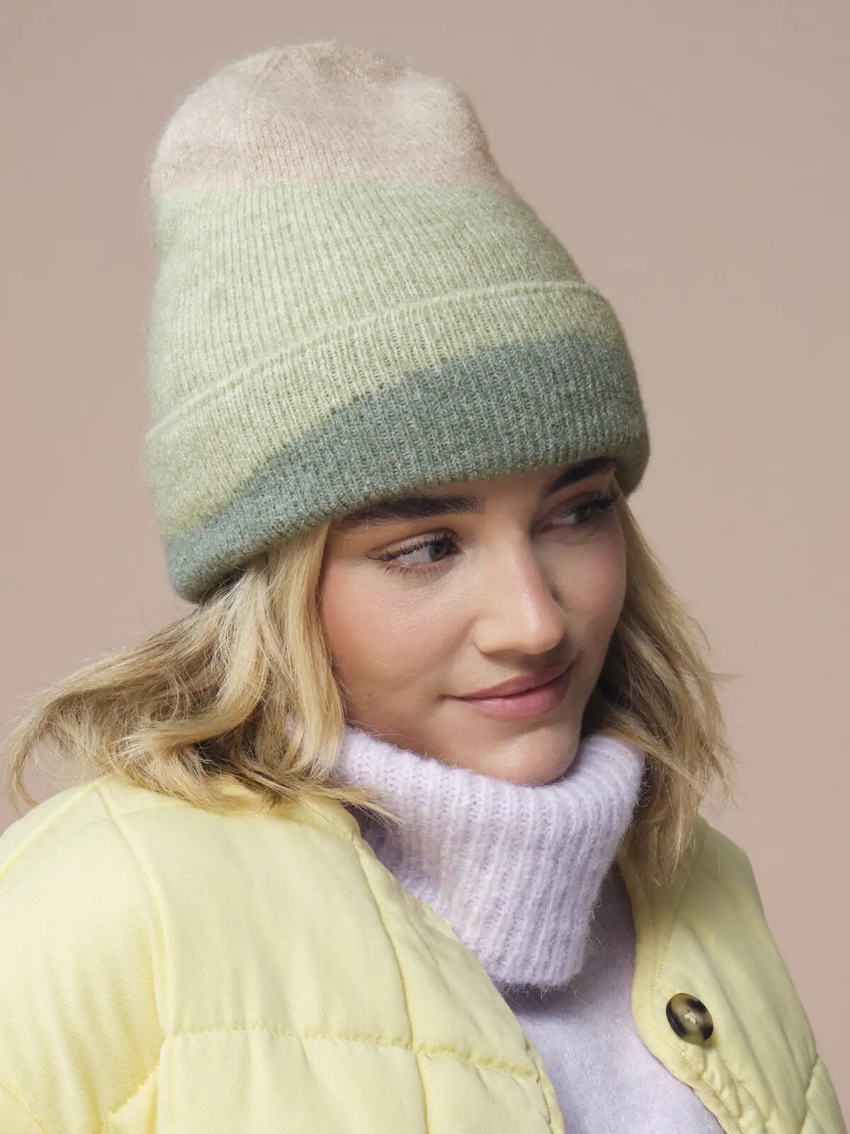 Immagine Berretto con onde morbide