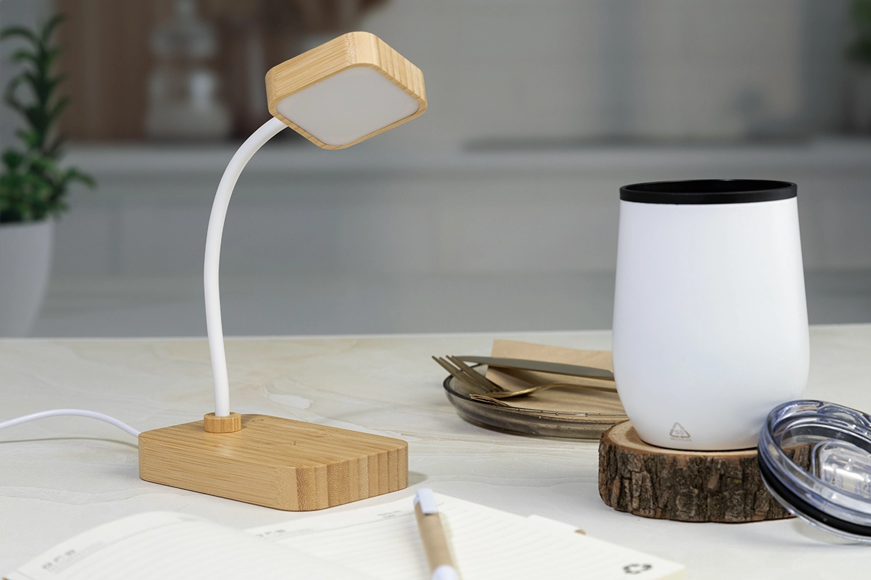 Immagine VoltGlow Lampada da tavolo con caricatore wireless