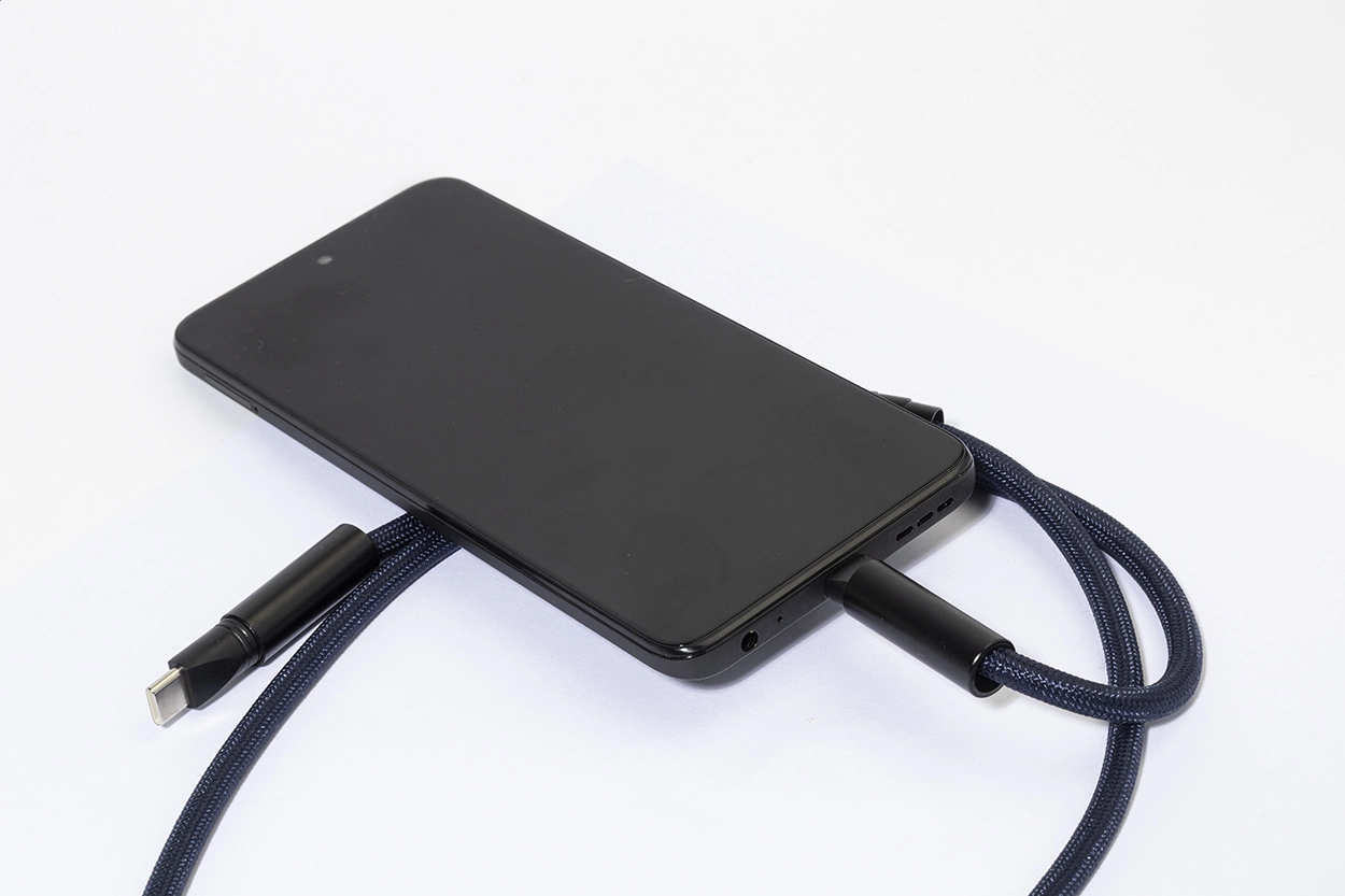 Immagine HolCharge Cavo da 60 W con lanyard portacellulare in RPET