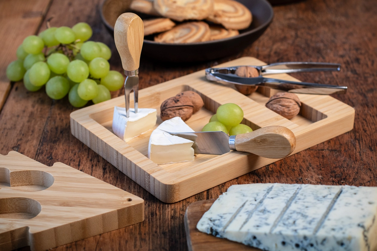 Immagine Jarlsberg Set natalizio coltelli formaggio