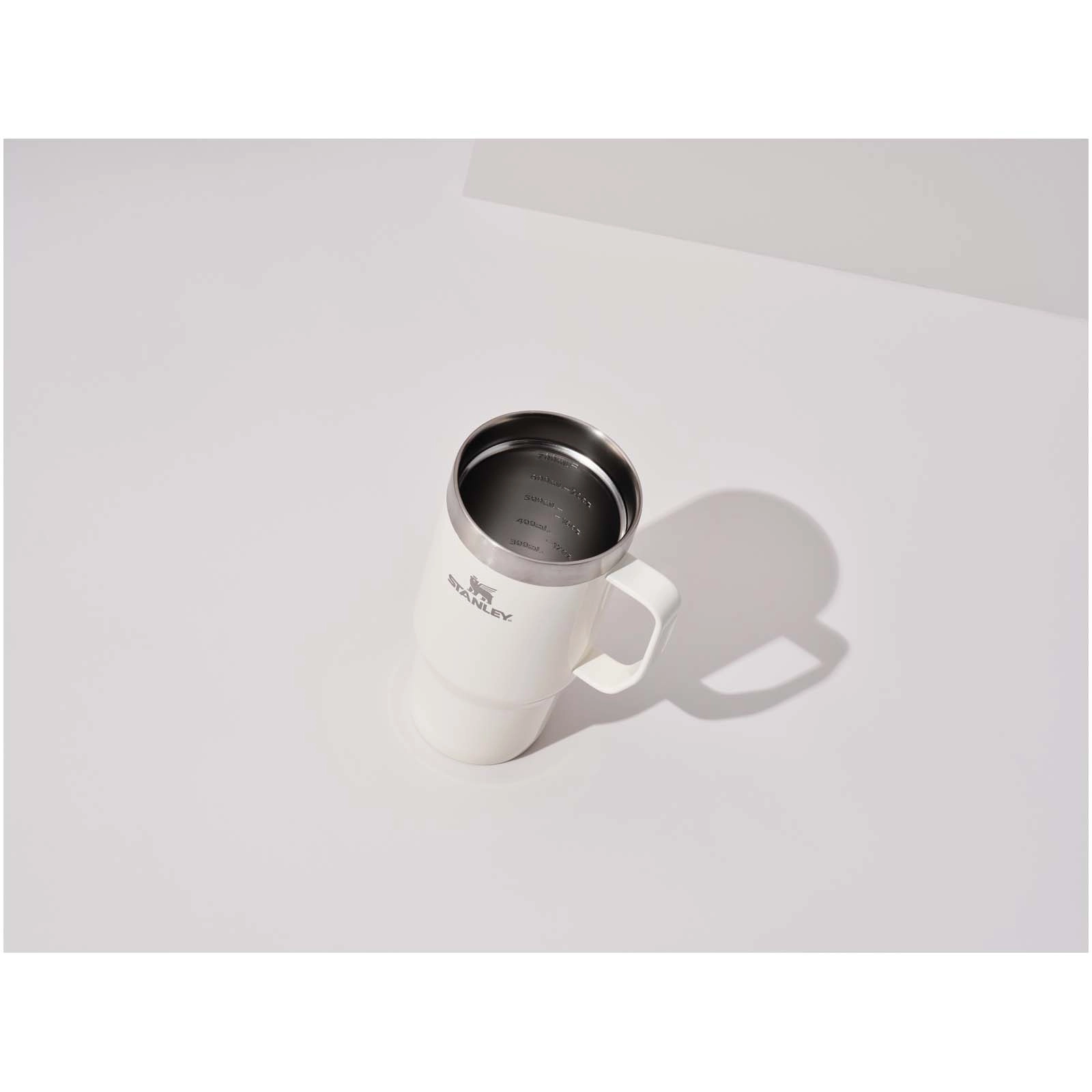 Immagine Tazza isolata Stanley Everyday Suburban da 473 ml in acciaio inox riciclato