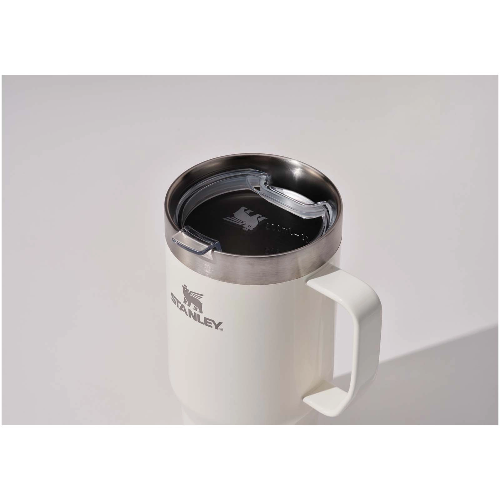 Immagine Tazza isolata Stanley Everyday Suburban da 473 ml in acciaio inox riciclato