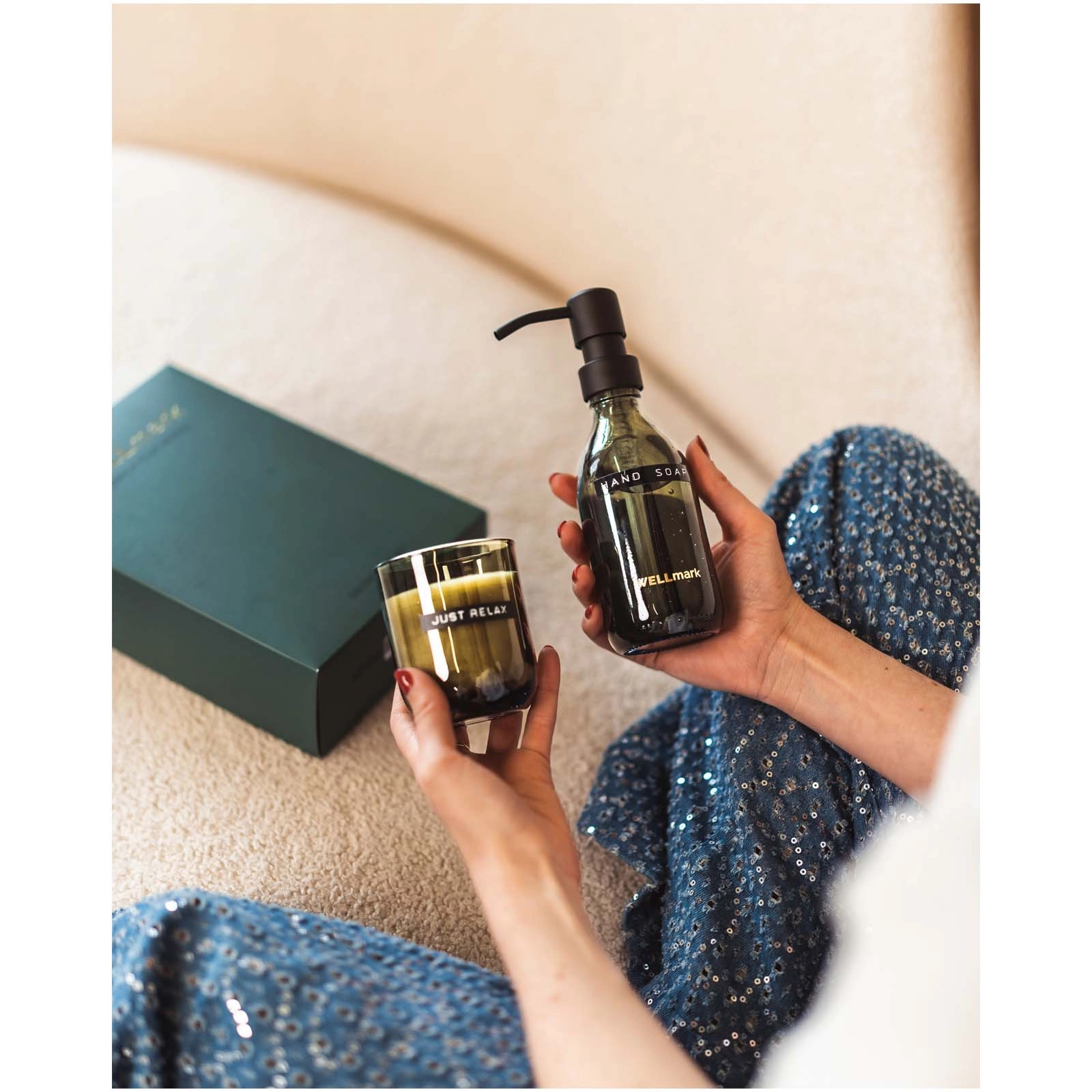 Immagine Set di dispenser di sapone per le mani da 250 ml e candela profumata da 150 g Wellmark Discovery