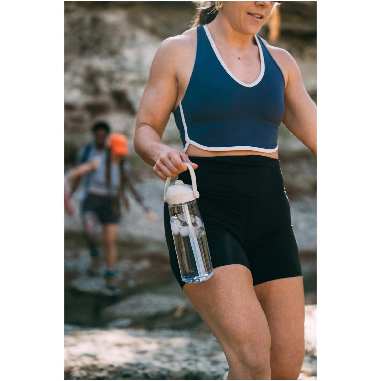 Immagine Borraccia con cannuccia girevole da 750 ml Tritan Renew Camelbak® Thrive Flip