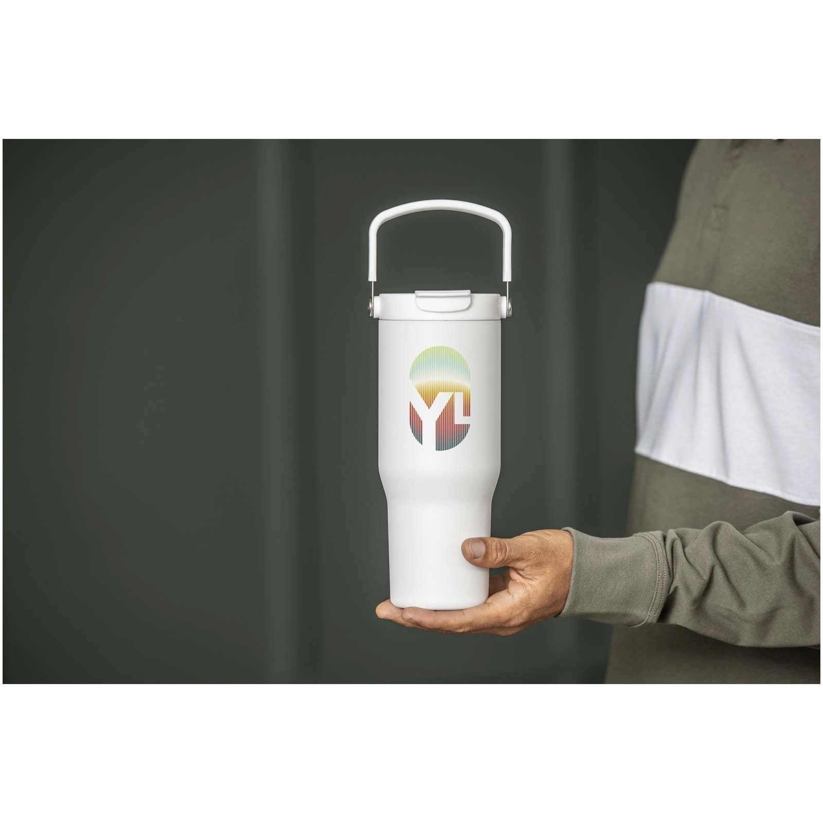 Immagine Bicchiere termico da 900 ml in acciaio inossidabile riciclato certificato RCS con sottovuoto in rame e coperchio a doppia fun
