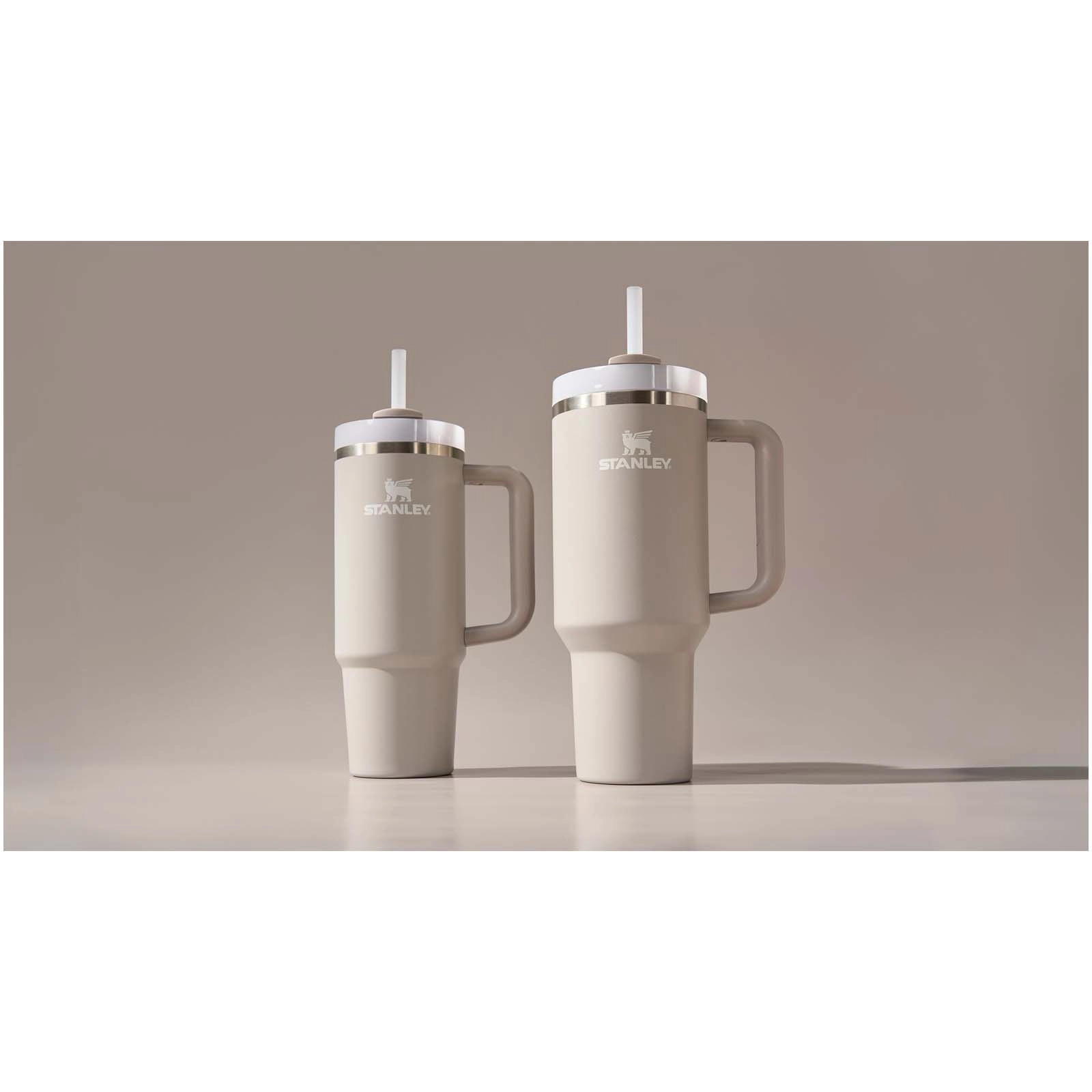 Immagine Bicchiere isolato Stanley Quencher® H2.0 FlowState™ 890 ml in acciaio inox riciclato