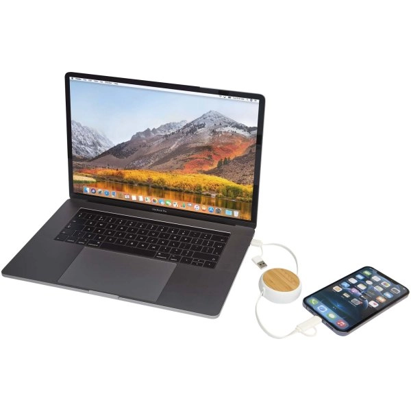 Immagine Cavo retrattile 5 in 1 in plastica riciclata da 100 cm per la sincronizzazione dei dati e la ricarica rapida da 45 W con dettagli in bambù Chechia