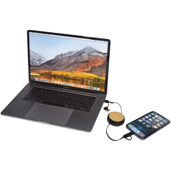 Immagine Cavo retrattile 5 in 1 in plastica riciclata da 100 cm per la sincronizzazione dei dati e la ricarica rapida da 45 W con dettagli in bambù Chechia