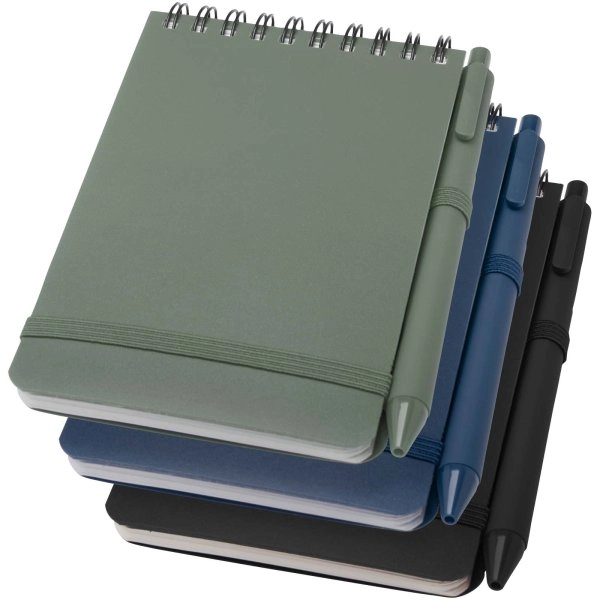 Immagine Blocco note formato A6 con copertina rigida in plastica recuperata in prossimità degli oceani e penna a sfera Thalaasa (inchiostro nero)