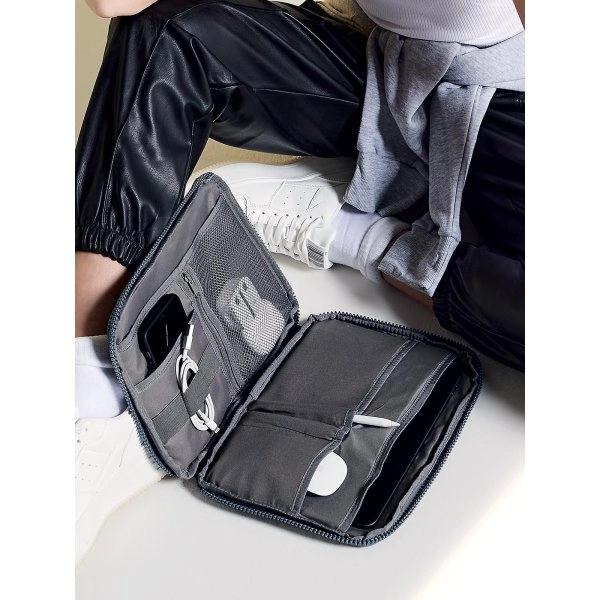 Immagine Essential Tech Organiser