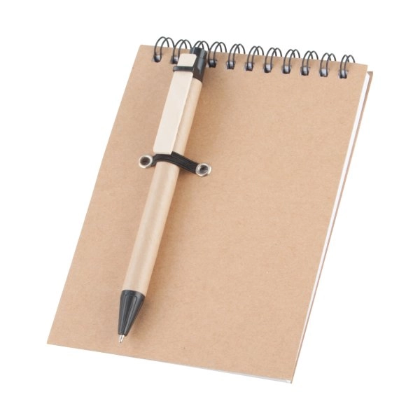 Negundo quaderno con penna