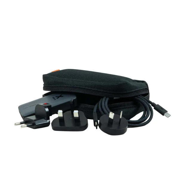 Immagine Set caricabatterie rapido da viaggio da 65 W con cavo e custodia Xtorm