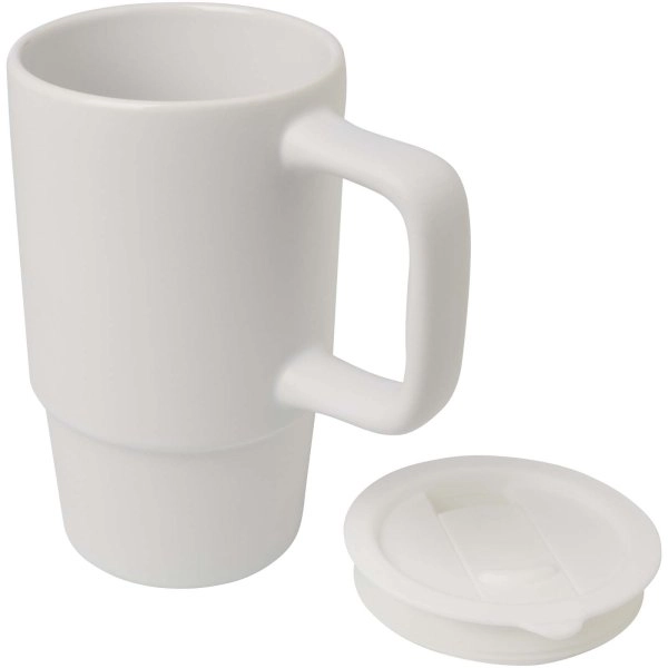 Immagine Tazza in ceramica da 450 ml con coperchio in plastica Carter