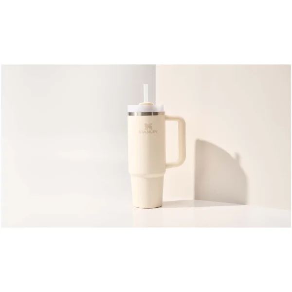 Immagine Bicchiere isolato Stanley Quencher® H2.0 FlowState™ 890 ml in acciaio inox riciclato